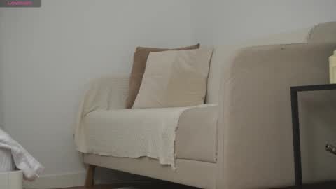 Snapshot of adisson_fox chatting on 12-21-25, 07:15 Adisson Fox online show from 12-21-25, 07:15