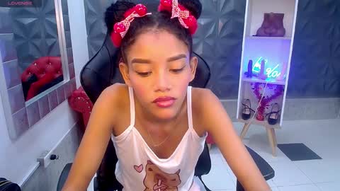 adisson_petite1 online show from 02-23-26, 05:32