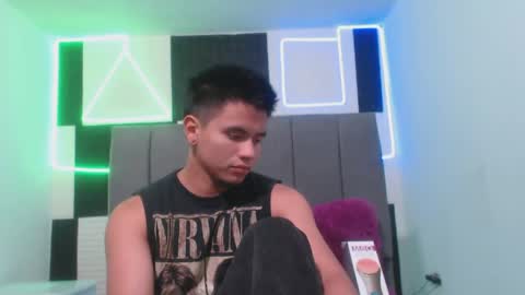 adonis_latin_19 online show from 04-22-26, 03:53