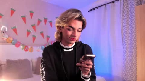 Adonis  online show from 04-01-26, 05:08