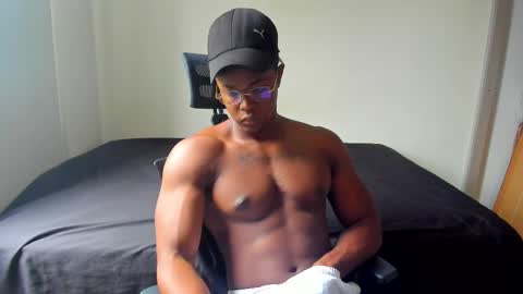 Snapshot of adonisknigh chatting on 02-13-25, 12:43 Adonis Knight  online show from 02-13-25, 12:43