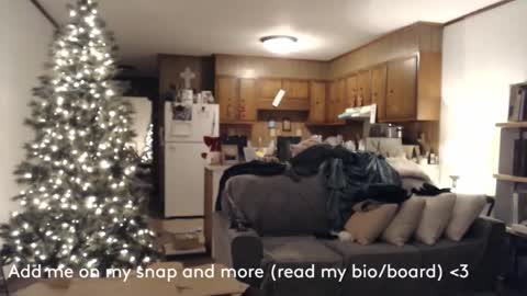 Snapshot of adorable22 chatting on 12-17-24, 05:18 adorable22 online show from 12-17-24, 05:18