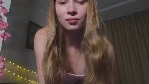 Snapshot of adorielle chatting on 07-28-26, 11:28 Lia online show from 07-28-26, 11:28