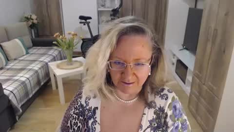 Cryna online show from 03-09-25, 03:38