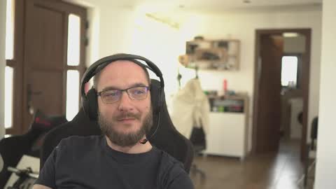 W36 online show from 04-12-26, 10:31