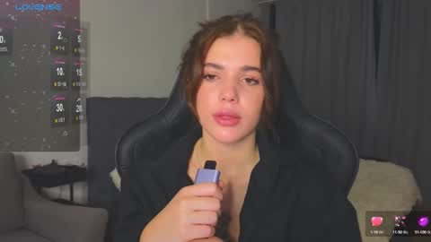 Snapshot of adri_dream chatting on 10-08-25, 09:23 Adriana online show from 10-08-25, 09:23
