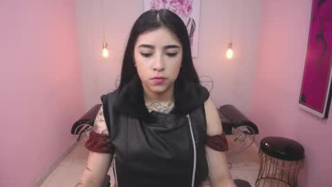 Snapshot of adri_gomez_1 chatting on 04-29-26, 10:52 Adri online show from 04-29-26, 10:52