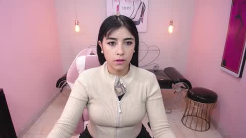 Snapshot of adri_gomez_1 chatting on 04-30-26, 10:43 Adri online show from 04-30-26, 10:43