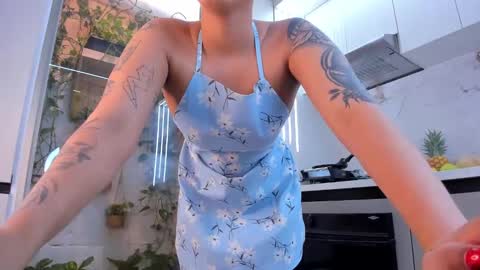 Snapshot of adria_ross chatting on 02-21-25, 03:32 Adriana online show from 02-21-25, 03:32