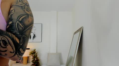 Snapshot of adria_ross chatting on 10-05-25, 01:20 Adriana online show from 10-05-25, 01:20