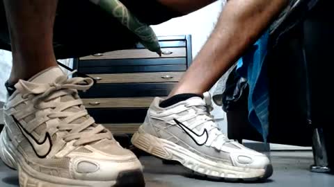 Adrian Falcon online show from 07-23-26, 07:56