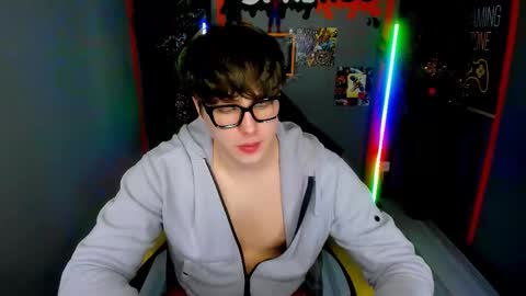 Snapshot of adrian_larson chatting on 01-09-26, 11:17 Adrian online show from 01-09-26, 11:17