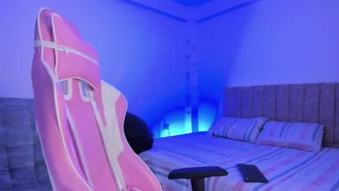 ADRIAN online show from 04-21-26, 06:55