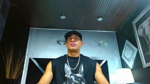 Snapshot of adrian_rae chatting on 12-14-24, 11:50 online show from 12-14-24, 11:50