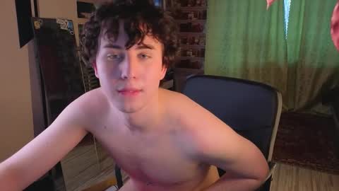 Snapshot of adrian_touch chatting on 03-13-26, 01:18 Adri online show from 03-13-26, 01:18