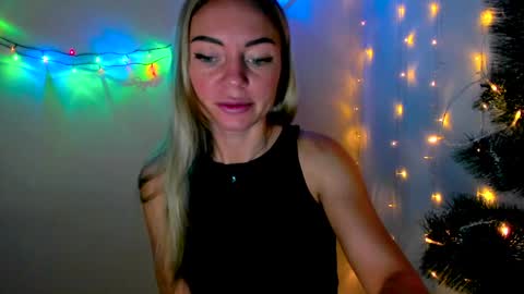 Snapshot of adriana_coy_ chatting on 12-22-24, 07:22 Adriana online show from 12-22-24, 07:22