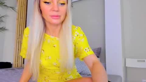 Snapshot of adriana_coy_ chatting on 02-21-25, 02:48 Adriana online show from 02-21-25, 02:48
