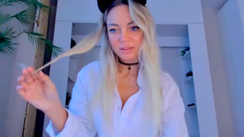 Snapshot of adriana_coy_ chatting on 03-07-25, 12:12 Adriana online show from 03-07-25, 12:12