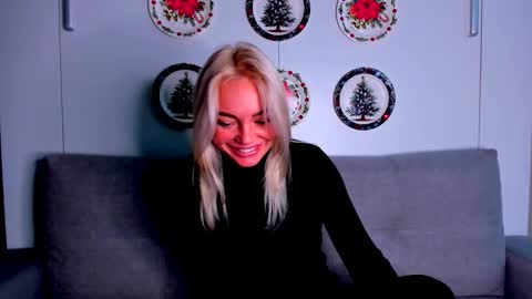 Snapshot of adriana_coy_ chatting on 11-28-25, 05:10 Adriana online show from 11-28-25, 05:10