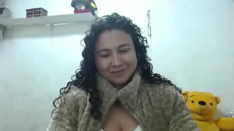 Adriana Tellez online show from 10-01-25, 01:39