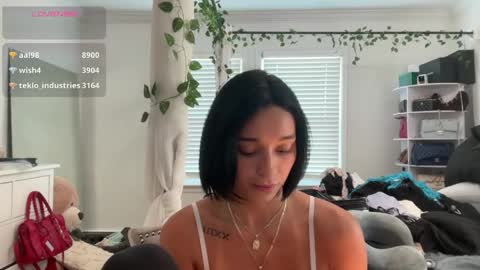 Snapshot of adriannarodriguez chatting on 05-19-26, 12:22 Adrianna online show from 05-19-26, 12:22