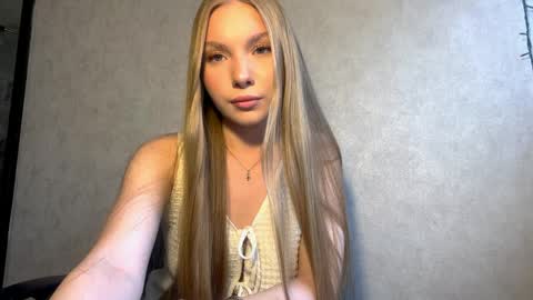 Caroline online show from 04-05-26, 02:14
