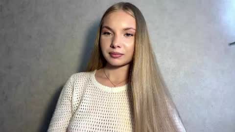 Snapshot of adriannemuldowney chatting on 06-08-26, 02:39 Caroline online show from 06-08-26, 02:39