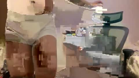 Snapshot of adriano_guapo chatting on 12-01-25, 10:09 adriano guapo online show from 12-01-25, 10:09