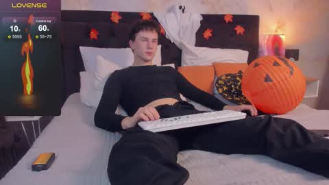 adrianoaubert online show from 10-27-25, 04:27