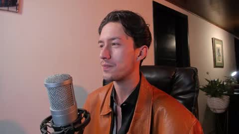 Snapshot of adrianwilliams_ chatting on 11-20-25, 09:36 Adrian Williams online show from 11-20-25, 09:36