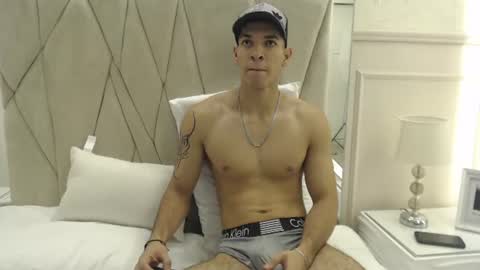 Snapshot of adrien_monteiro chatting on 07-19-26, 12:31 Adrien Monteiro online show from 07-19-26, 12:31