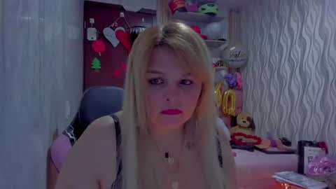 adriiana_fox_ online show from 06-08-26, 11:27