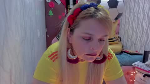 adriiana_fox_ online show from 06-11-26, 04:05