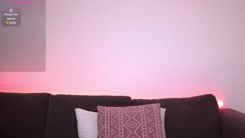 Snapshot of ady_w_o_w chatting on 10-29-25, 01:35 Ada online show from 10-29-25, 01:35