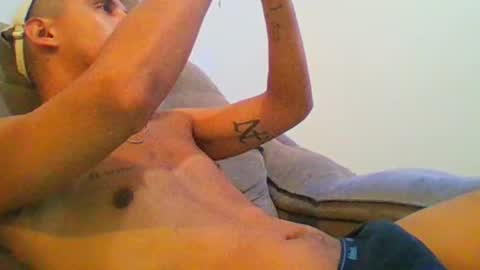 Snapshot of aelucius chatting on 01-19-25, 03:18 Luci online show from 01-19-25, 03:18