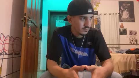 Snapshot of aelucius chatting on 09-24-25, 01:31 Luci online show from 09-24-25, 01:31