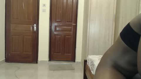 Snapshot of africacoco chatting on 03-12-25, 04:19 africacoco online show from 03-12-25, 04:19