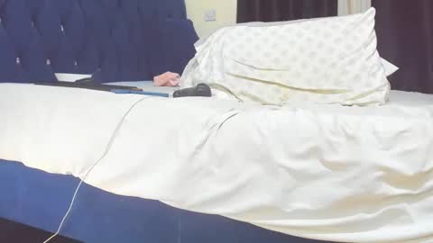 african_barbie25 online show from 04-21-26, 07:50