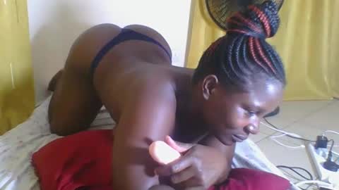 ELIZABETH online show from 09-25-25, 06:44