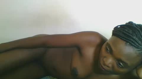 Yvonne online show from 04-19-26, 06:32