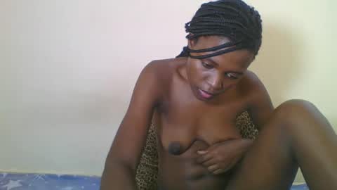 Yvonne online show from 05-15-26, 07:48