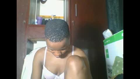 PHOEBE online show from 04-17-26, 03:09