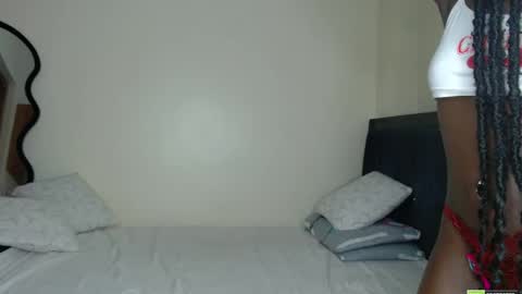 Mia online show from 05-30-26, 04:26