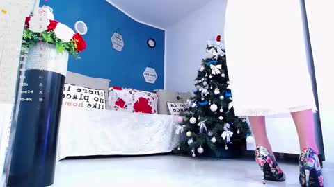 Amalia online show from 12-21-25, 04:47