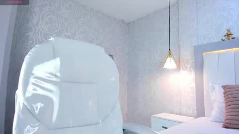 Snapshot of afrodytasky chatting on 10-18-25, 12:06 A F R O D I T A online show from 10-18-25, 12:06