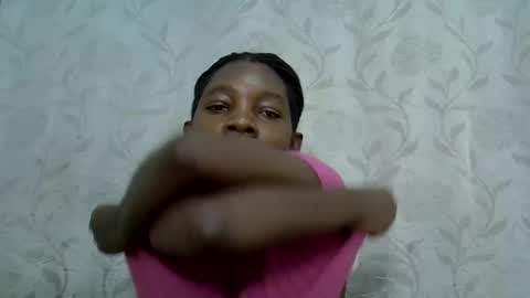 Snapshot of afronubians_ chatting on 02-17-25, 04:26 pink and josphen online show from 02-17-25, 04:26