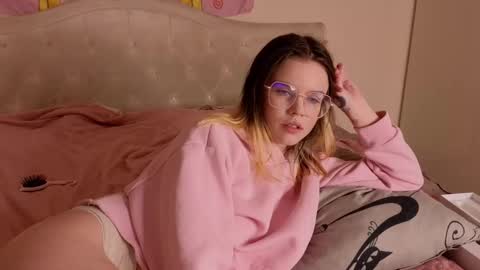 Snapshot of afterdarkduo chatting on 11-28-25, 06:43 afterdarkduo online show from 11-28-25, 06:43