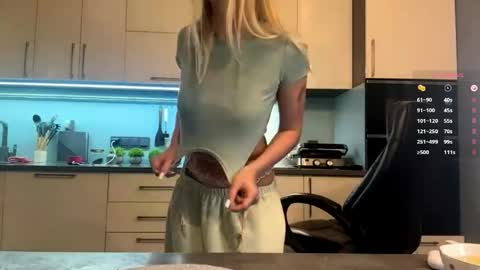Mila -call me cute online show from 05-12-26, 04:04