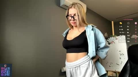 Mila -call me cute online show from 06-06-26, 09:08