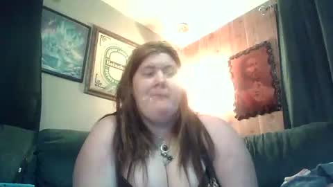 Snapshot of afterhoursangle35 chatting on 04-25-26, 01:41 Babygirls353637 online show from 04-25-26, 01:41